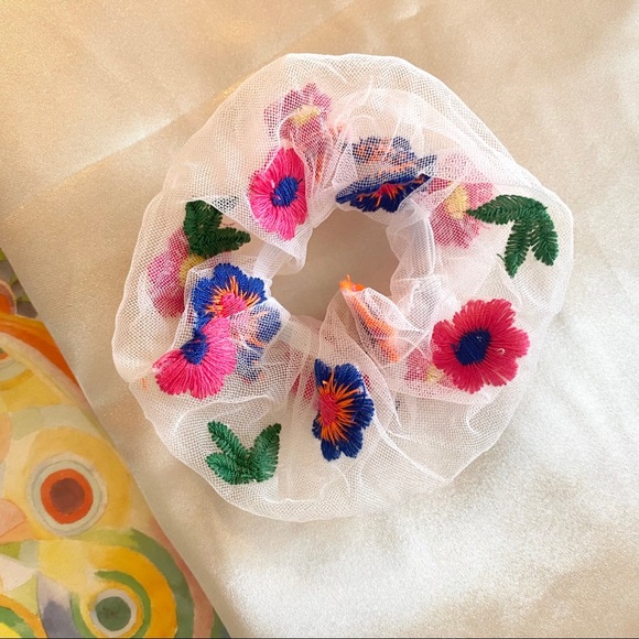 💕Last one Bundle of 3 x Scrunchie Tie Flowers - Picture 2 of 7